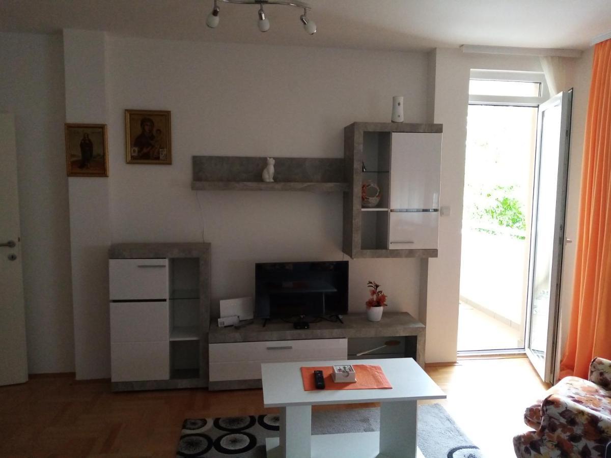 Apartman Maca Pirot Exterior photo