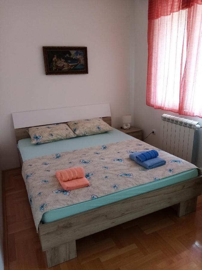 Apartman Maca Pirot Exterior photo